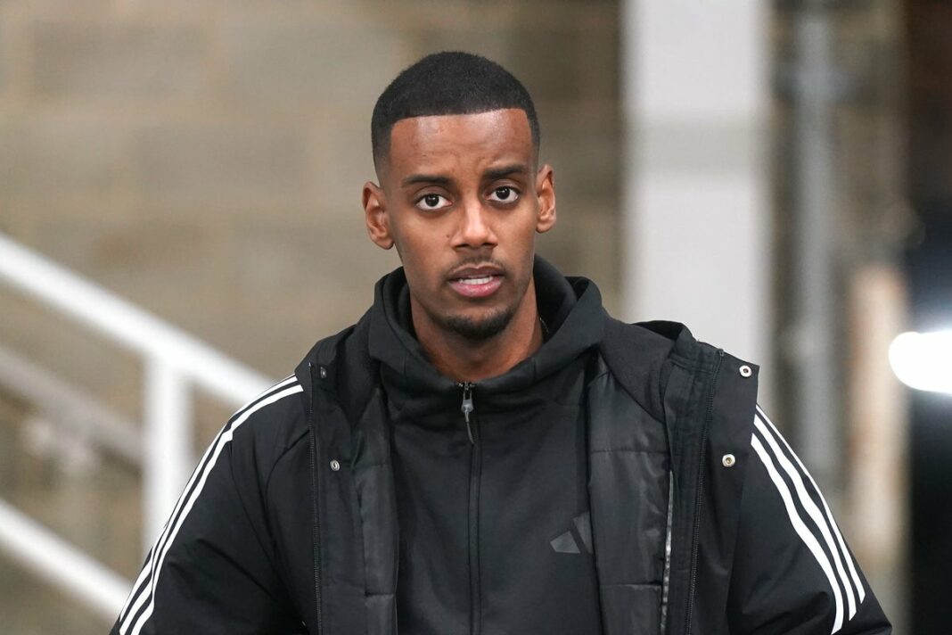 Transfer news live: Newcastle hint at Isak decision after bombshell statement, Spurs near Eze deal
