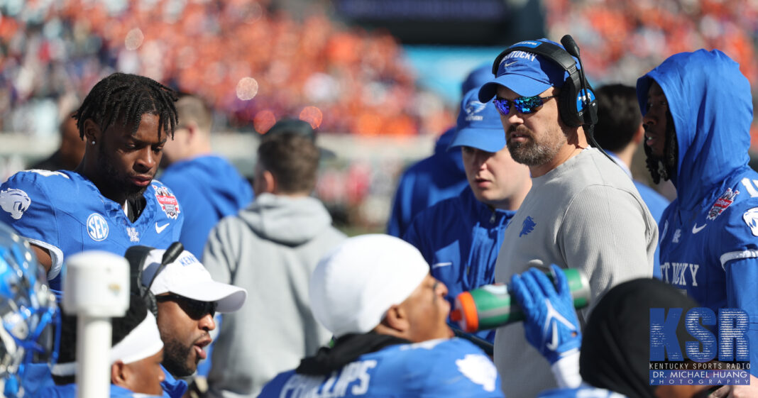 UK WLB DeAndre Square tackles Toledo QB Mitchell Guadagni during the University of Kentucky football game against Toledo at Kroger Field in Lexington, Kentucky on Saturday, August 31, 2019. (© Mike Weaver/Special to Courier Journal, Louisville Courier Journal via Imagn Content Services, LLC)
