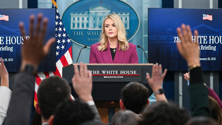 White House holds press briefing
